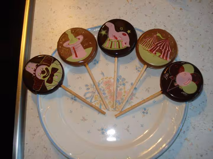 Sucettes en chocolat facon scrapcooking