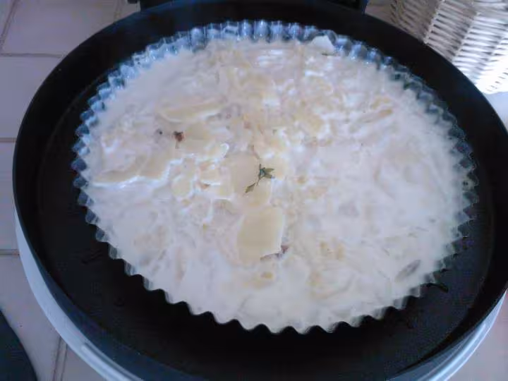 Gratin dauphinois en cours de cuisson