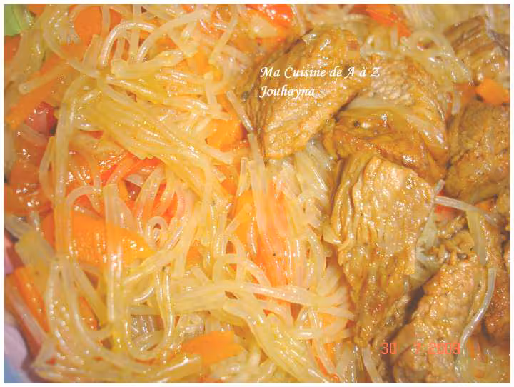 Vermicelle chinoise aux legumes et cubes de veaux avec sauce sauya