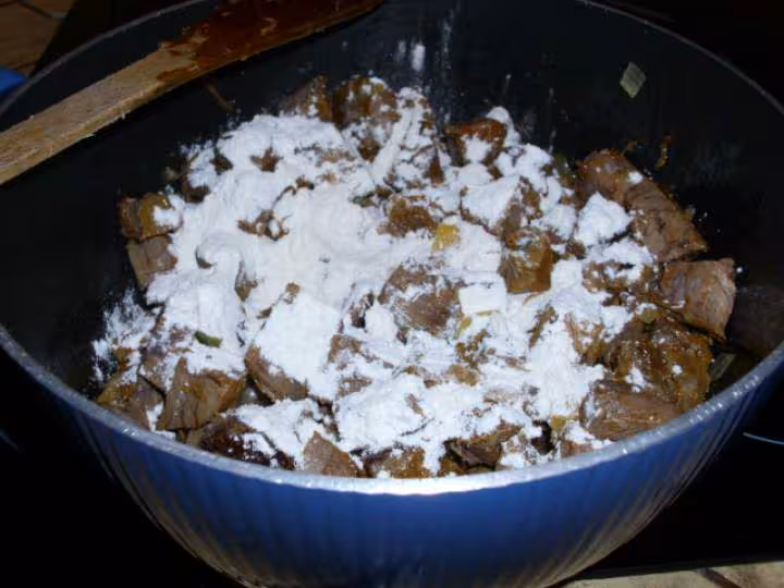 Boeuf au pot au feu a la sauce tomate et cornichon 5