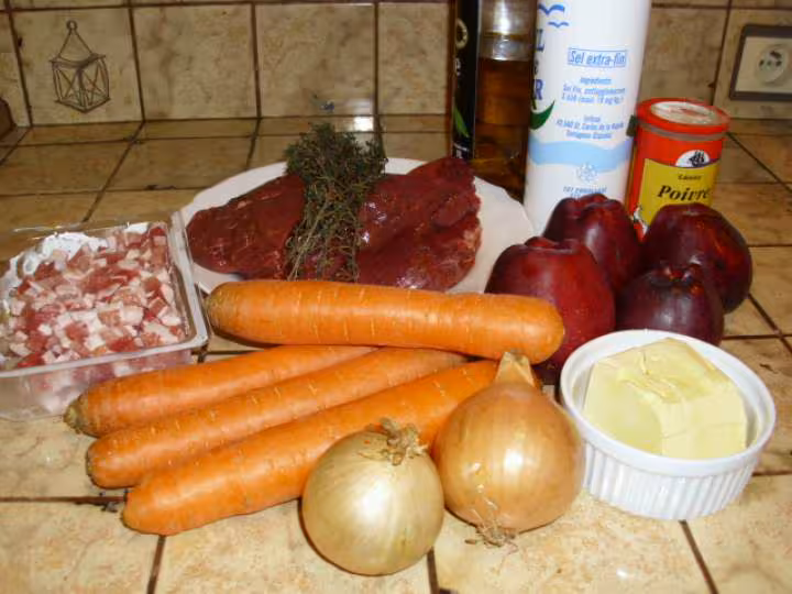 Boeuf carottes aux lardons et pommes
