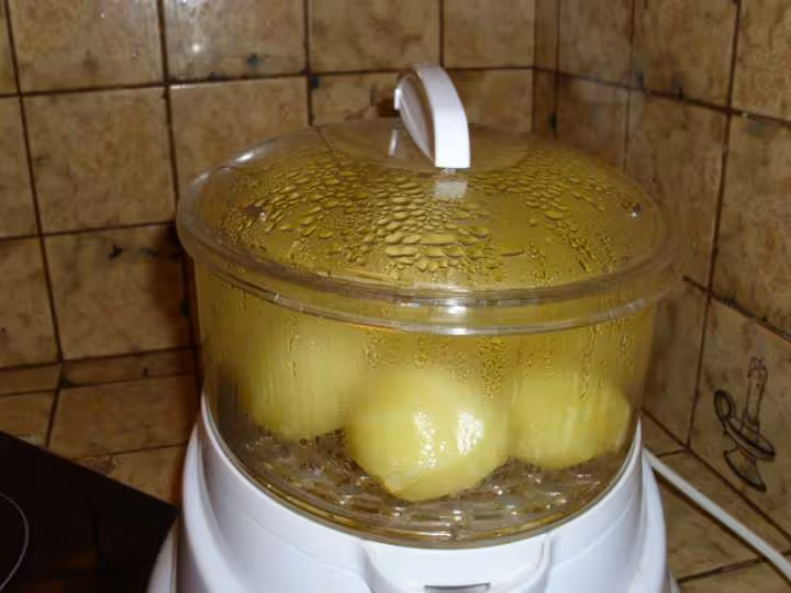 Boeuf carottes aux lardons fumes et pommes