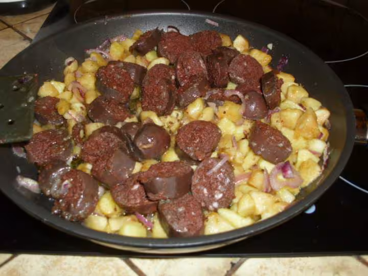 Boudins noirs et pommes en feuillete
