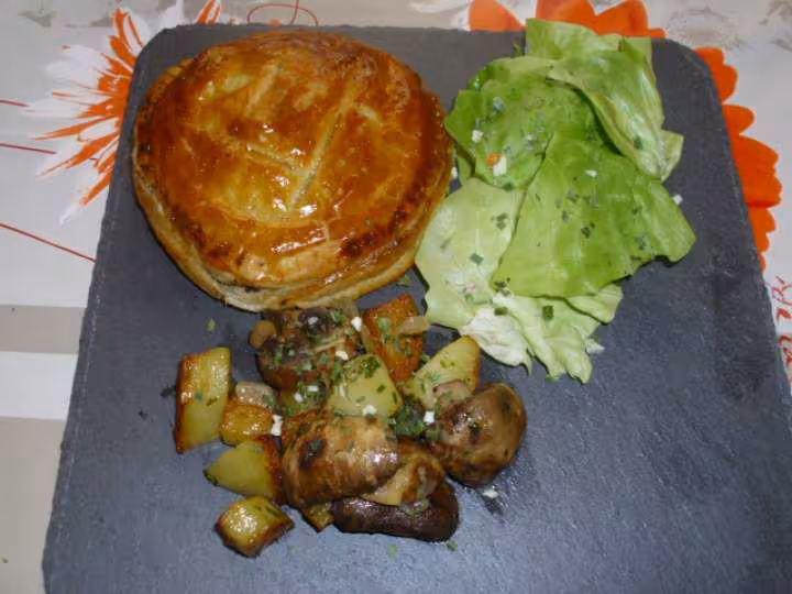 Boudins noirs et pommes en feuillete