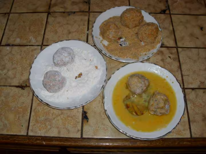 Boullettes de viande a la sauce tomate2