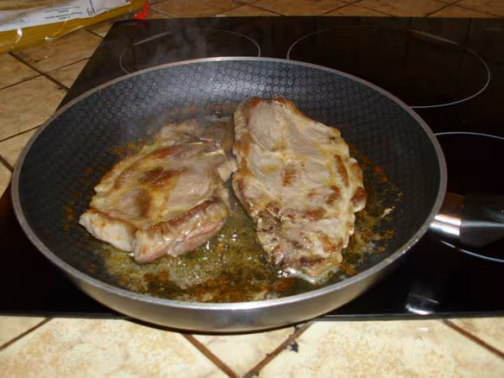Cotes de porc sauce au curry et champignons frais 3