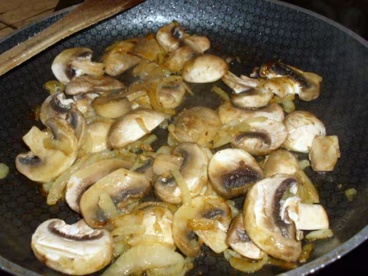 Cotes de porc sauce au curry et champignons frais 5
