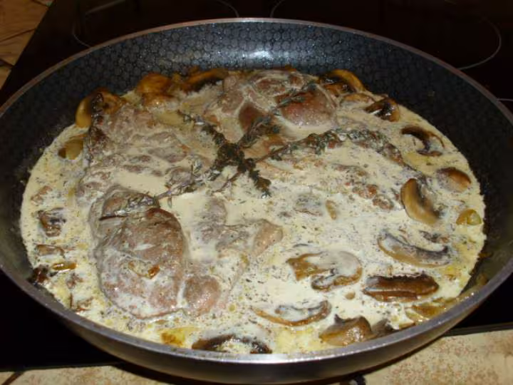 Cotes de porc sauce au curry et champignons frais 8