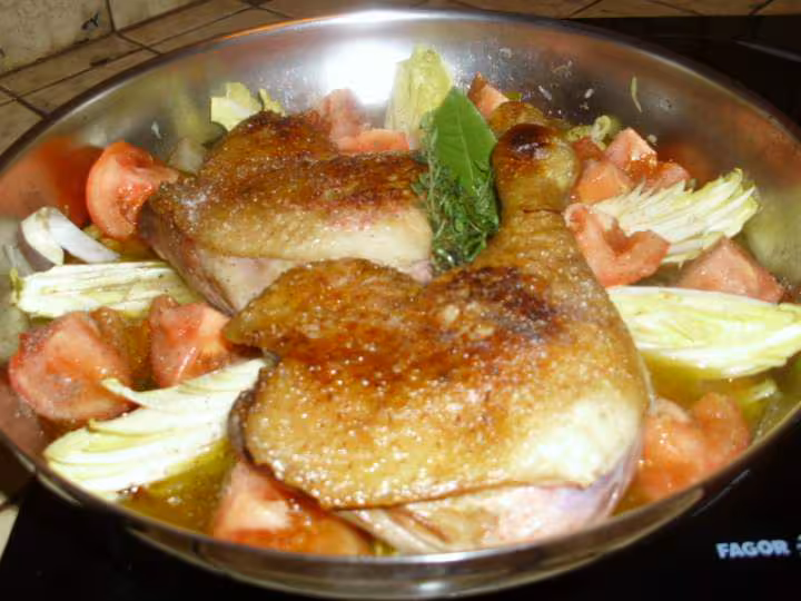 Cuisses de canard et sa fondue de legumes