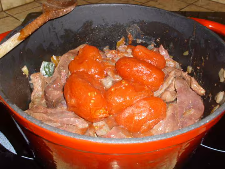 Emince de foie de porc aux poivrons et champignons