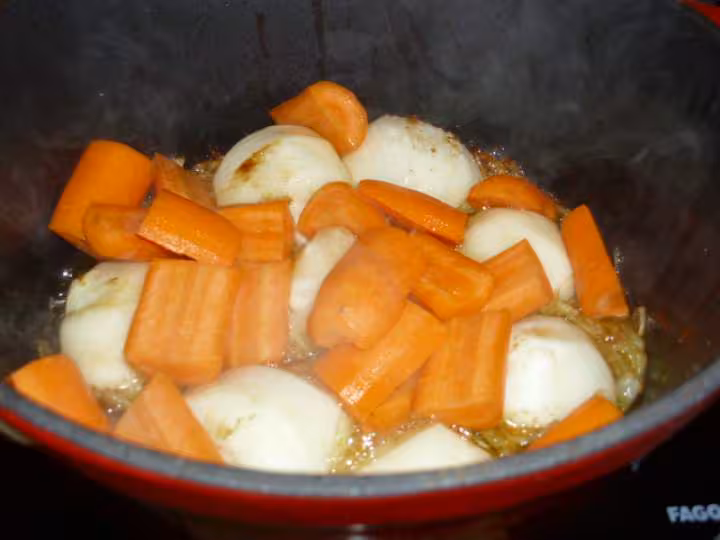 Filets de canard aux navets et aux carottes