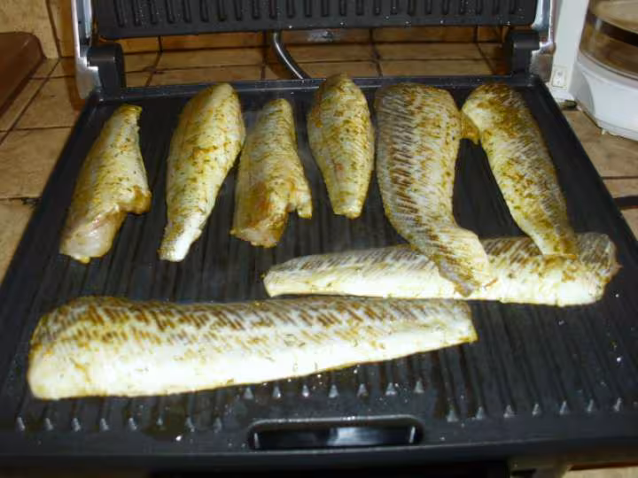 Filets de poisson grilles sauce moutarde