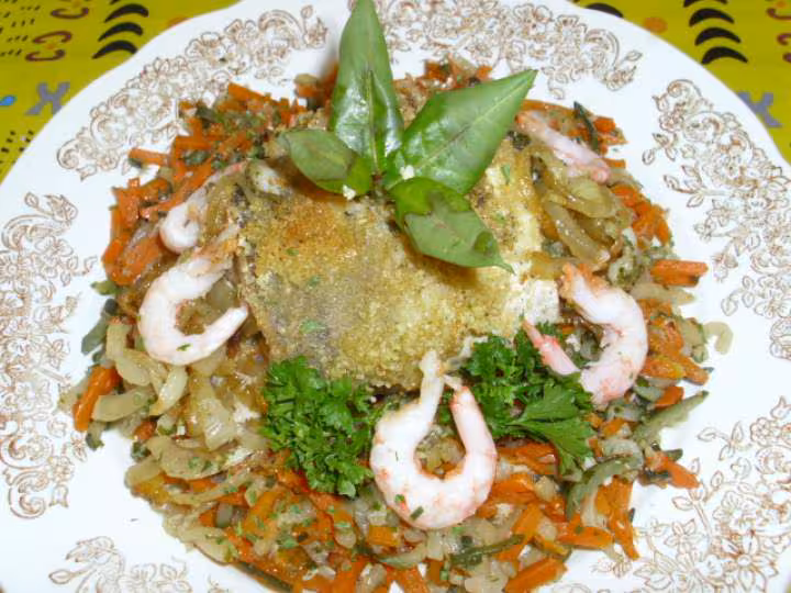 Filets de rouget farcis sur un lit de julienne