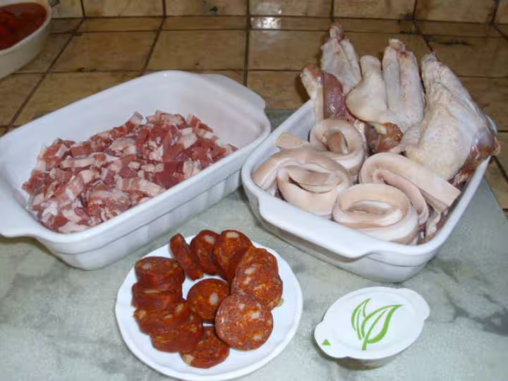 Lentilles aux manchons de canard et poitrine de porc