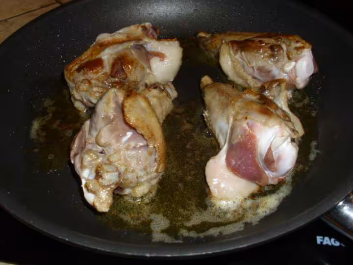Lentilles aux manchons de canard et poitrine de porc