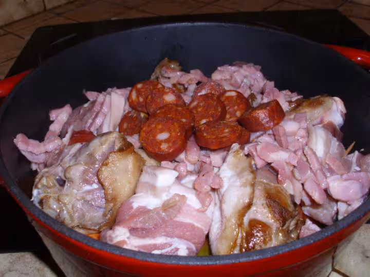 Lentilles aux manchons de canard et poitrine de porc