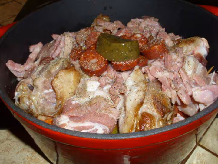 Lentilles aux manchons de canard et poitrine de porc