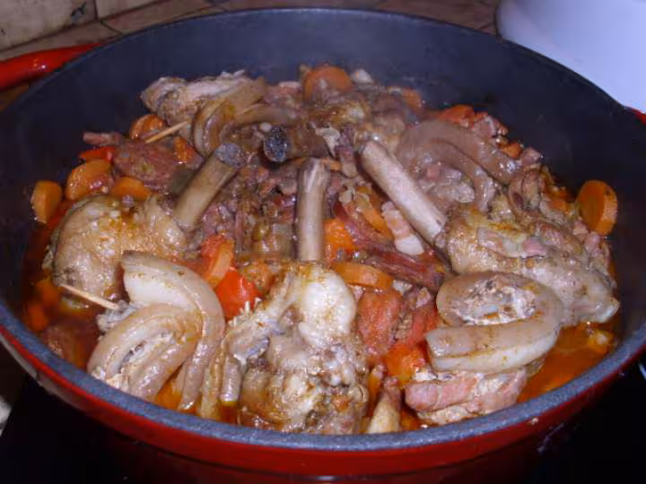 Lentilles aux manchons de canard et poitrine de porc
