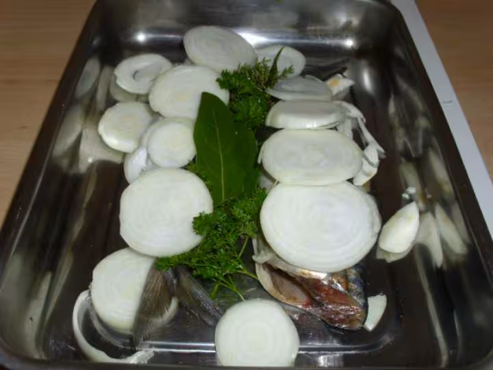 Maquereaux aux tomates oignons et citron