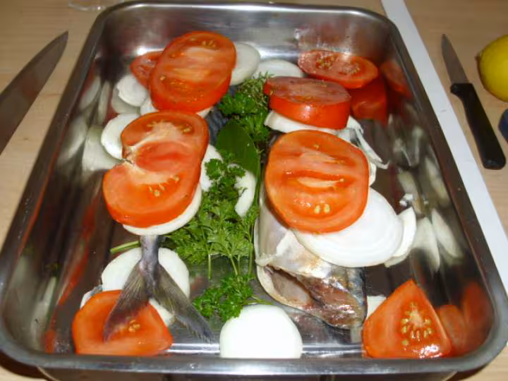 Maquereaux aux tomates oignons et citron