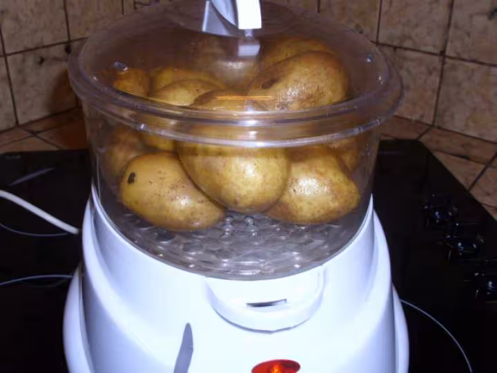 Omelette aux pommes de terre et lardons 2