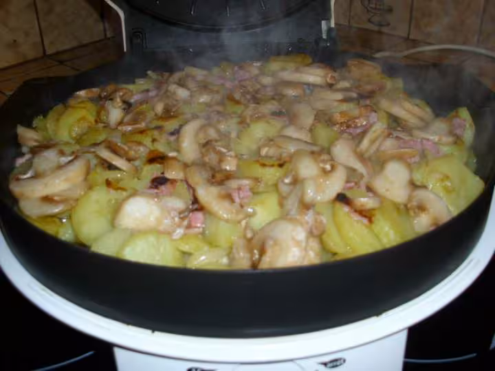 Omelette aux pommes de terre et lardons 6