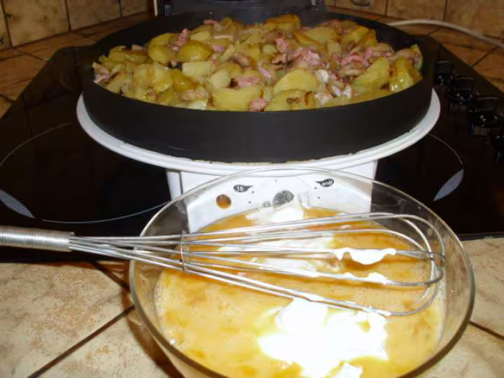 Omelette aux pommes de terre et lardons 9