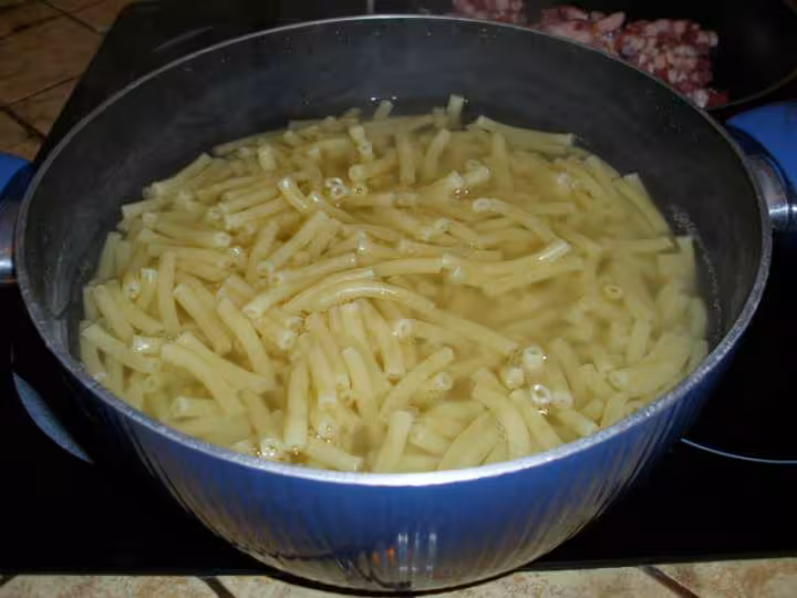 Pates aux lardons champignons et creme