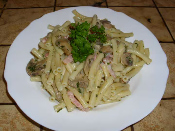 Pates aux lardons champignons et creme