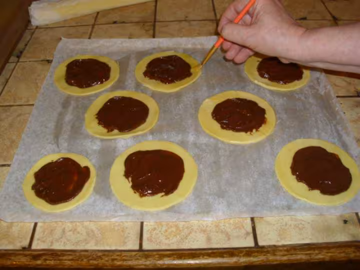 Petites galettes a la frangipane et chocolat