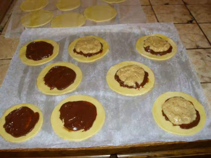 Petites galettes a la frangipane et chocolat