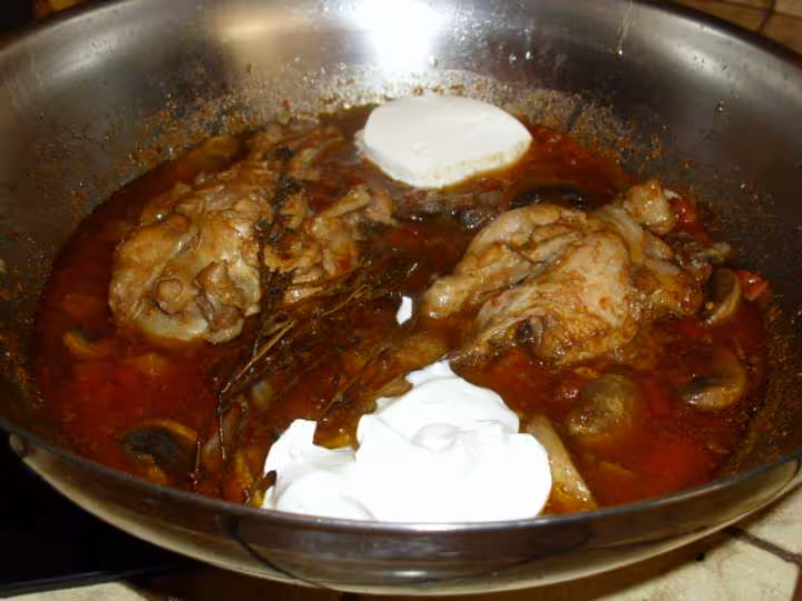 Pilons de dinde aux tomates concassees et champignons 1