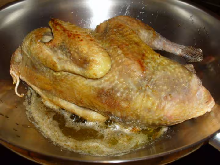 Pintade aux endives et pommes du jardin