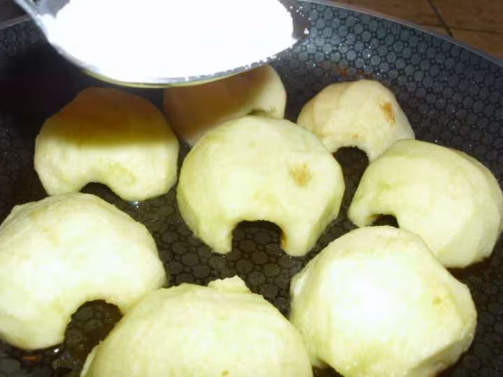 Pintade aux endives et pommes du jardin