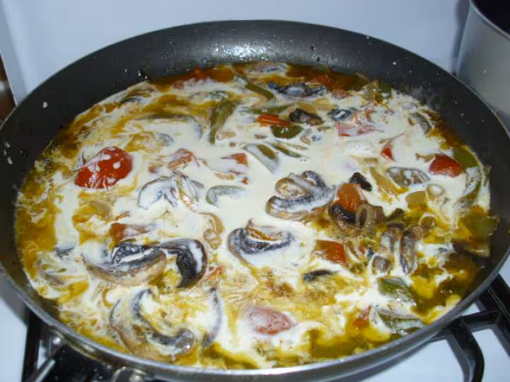 Poelee d anguilles a la creme
