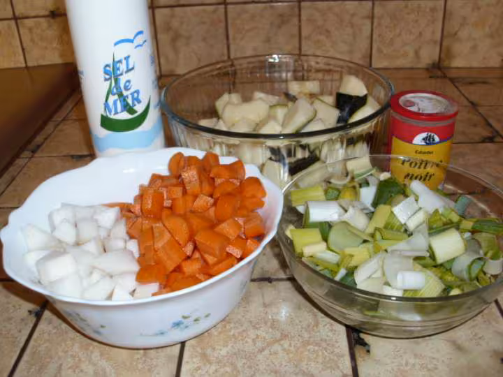 Potage de courgette navets carottes et poireau 1