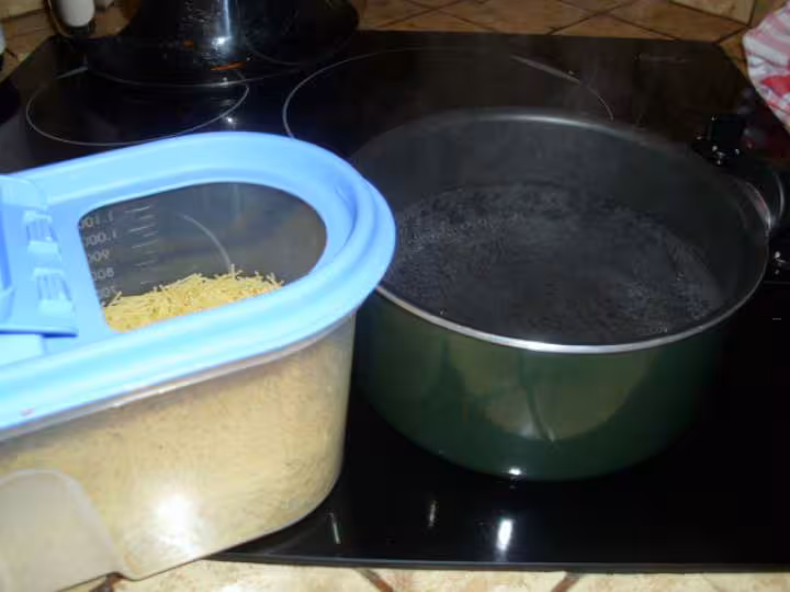 Potage de legumes du bouillon de poule