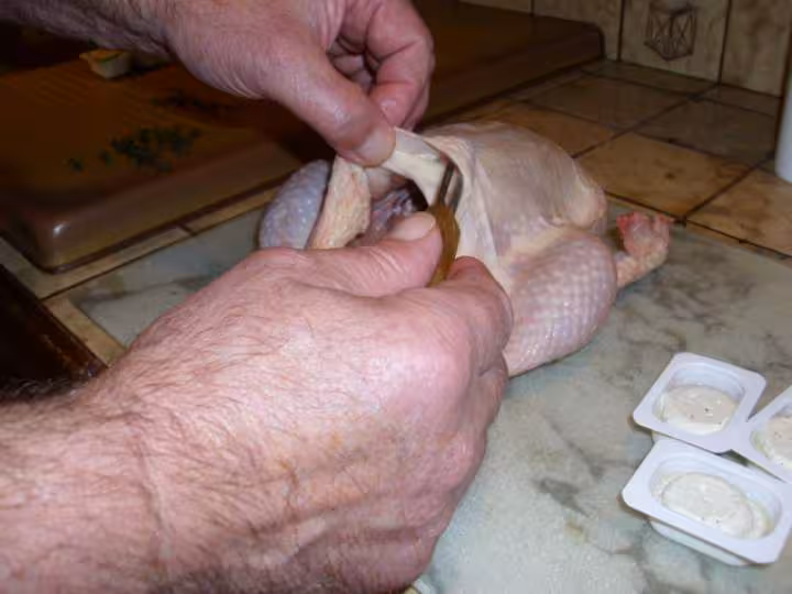 Poulet au fromage ail et fines herbes et au thym