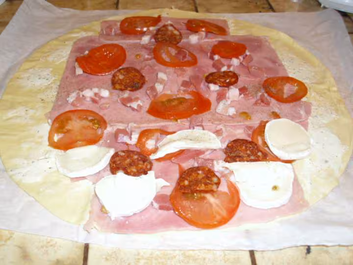 Roule feuillete garni