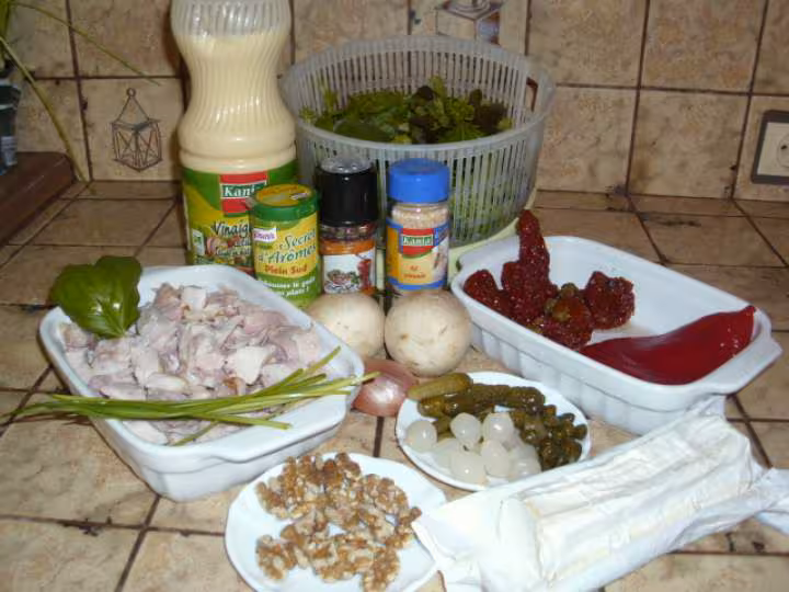 Salade de mesclun au poulet fume