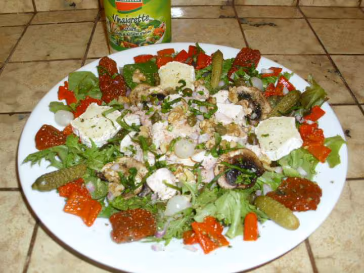 Salade de mesclun au poulet fume