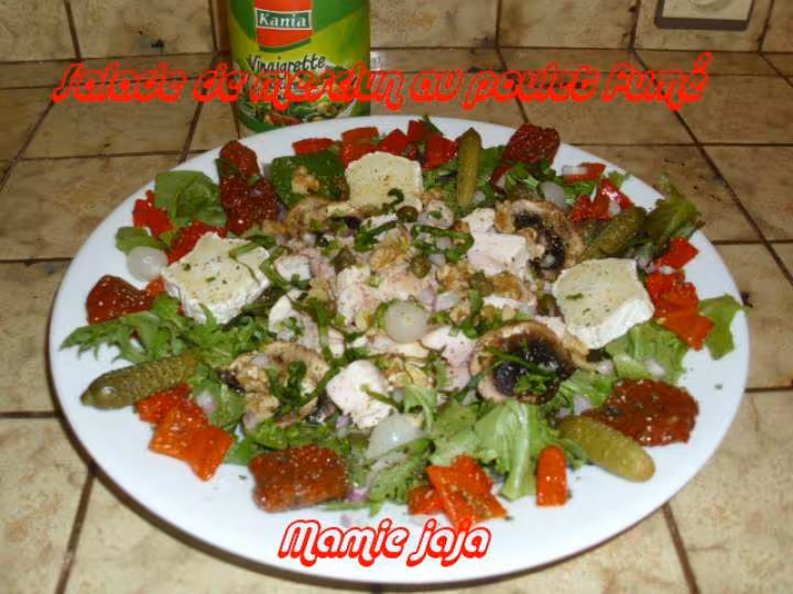 Salade de mesclun au poulet fume