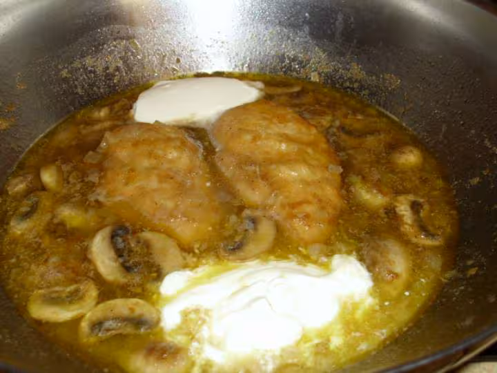 Supreme de poulet aux champignons