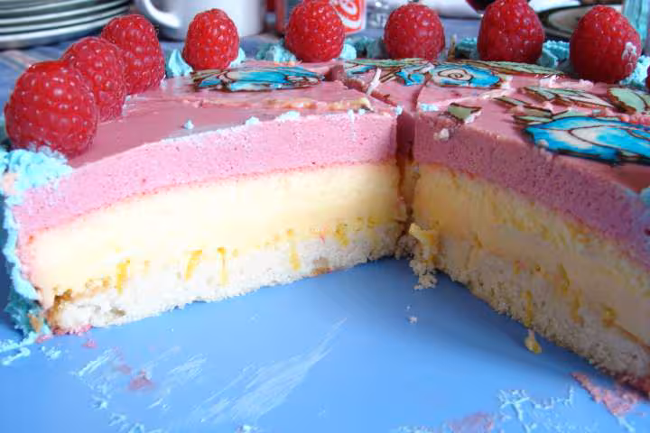 Bavarois framboises citron coupe