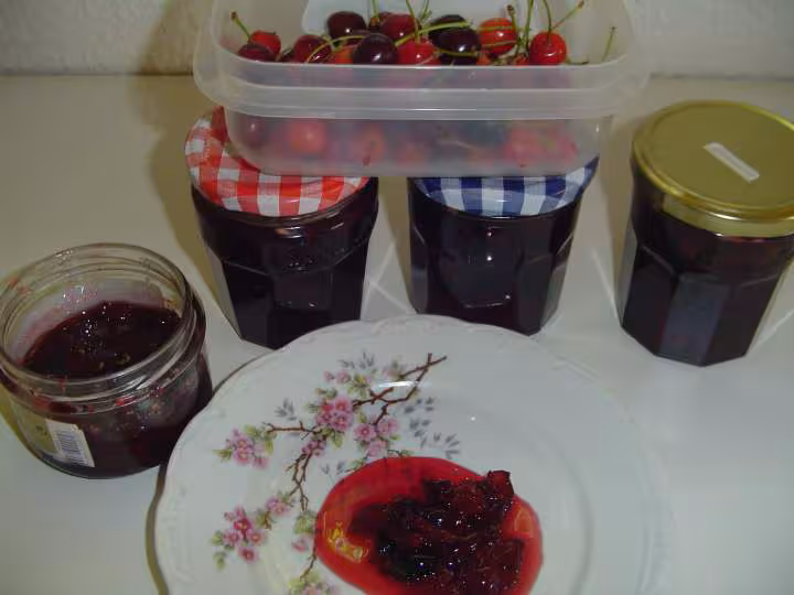Confiture de cerises sauvages