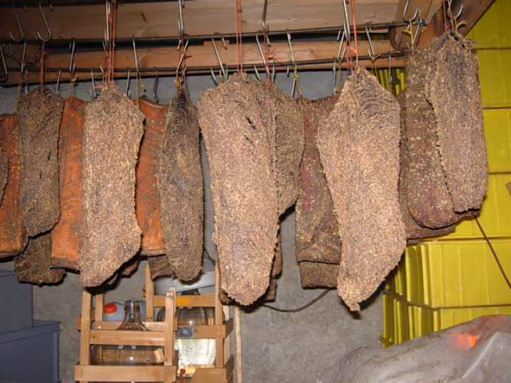 Viande sechee et lard sec