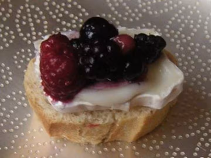 Chevre fruits rouges et miel 1