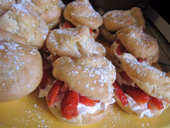 Choux chantilly fraise