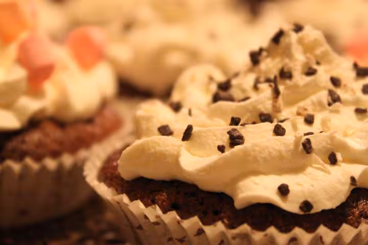 Cupcakes chocolat noix de coco chantilly