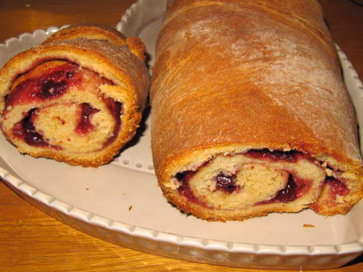 Roules brioche a la cerise douce